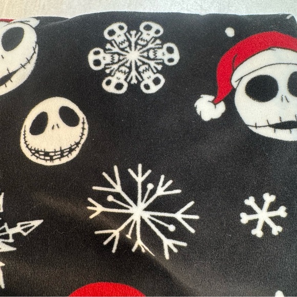 Disney Nightmare Before Christmas Soft Jack Santa Hat Snowflakes Skull Details - Picture 3 of 11